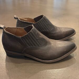 ”Frye” shooties size 10B women’s